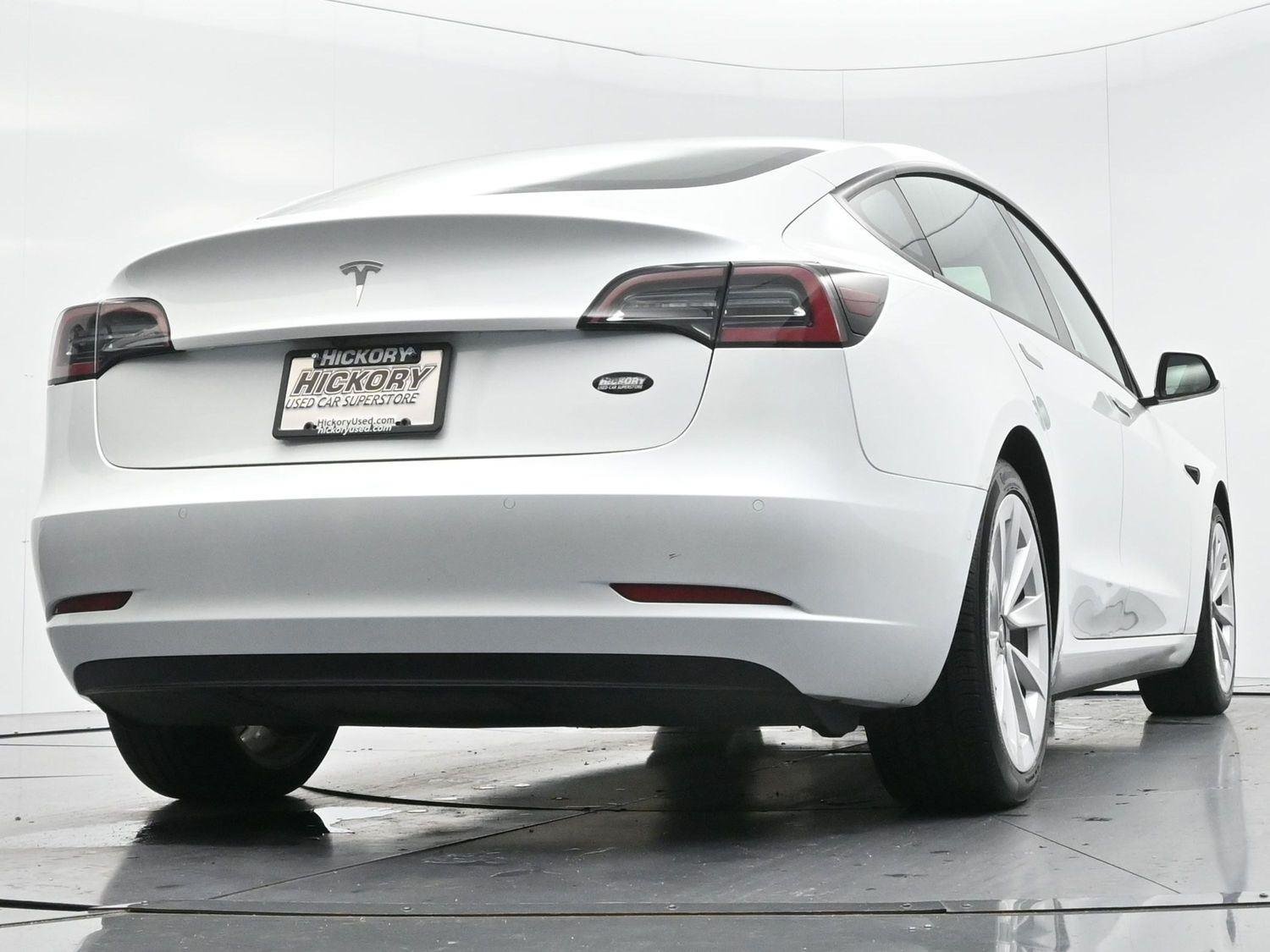 Used 2022 Pearl White Multi-Coat Tesla Base image 39