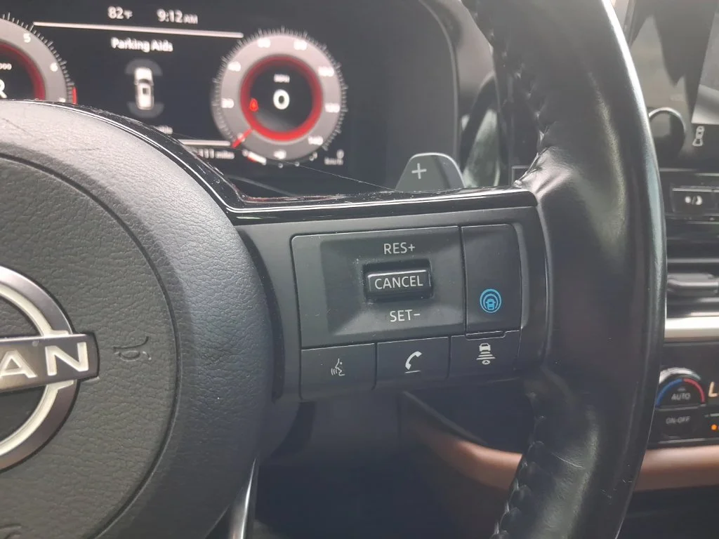 Used 2022 Silver Nissan Platinum image 36