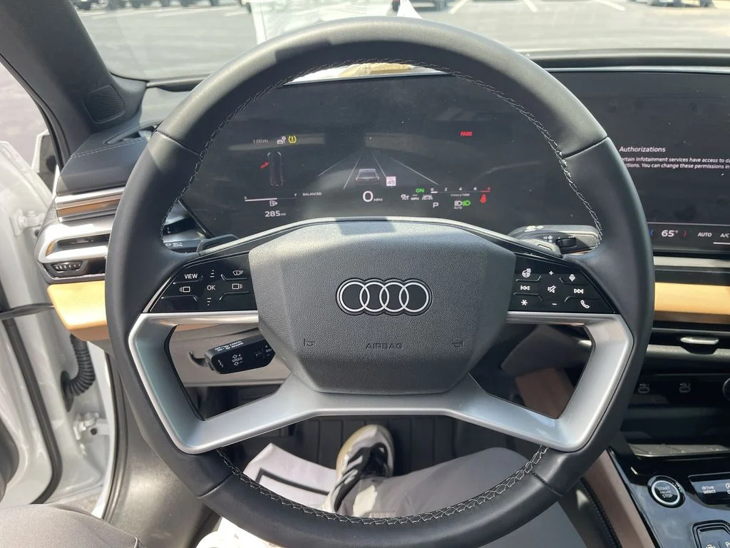Used 2025 White Audi  image 18