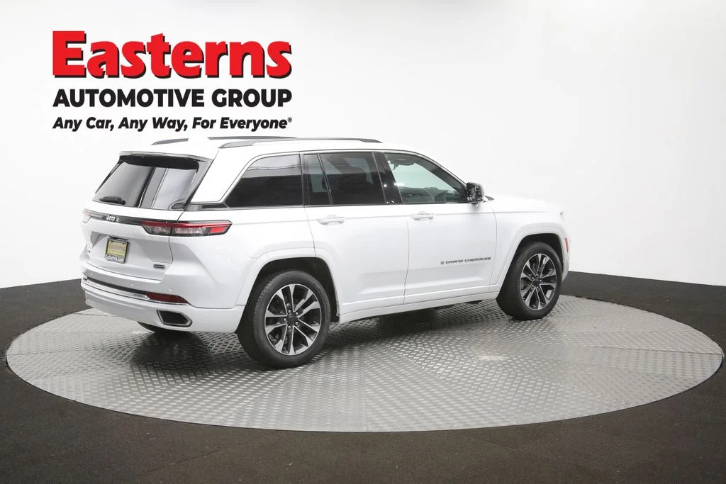 Used 2022 White Jeep Overland 4xe image 45