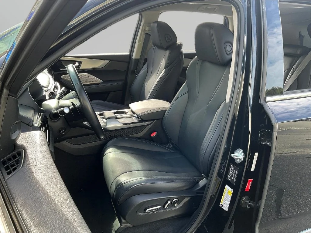 Used 2024 Majestic Black Pearl Acura 3.5L image 23