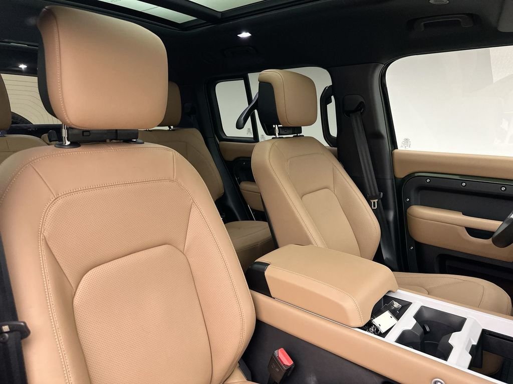 New 2026 Woolstone Green Metallic Land Rover S image 6