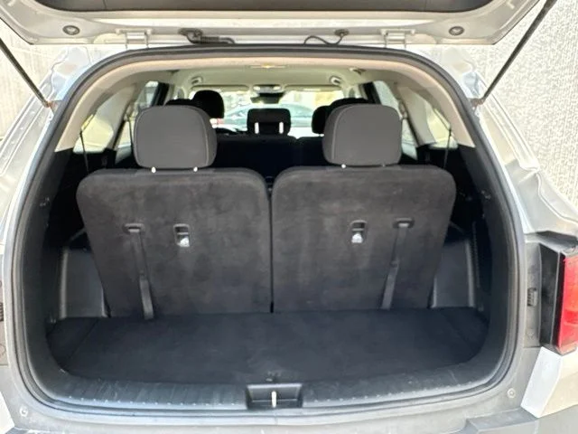 Used 2022 Silver Kia LX image 31