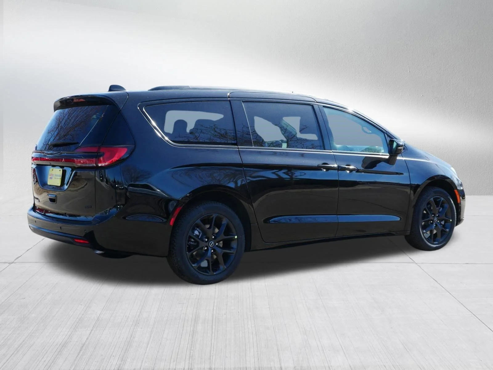 New 2026 Diamond Black Crystal Pearl-Coat Exterior Paint Chrysler Select image 7