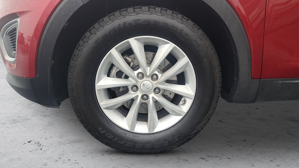 Used 2018 Red Kia LX image 28