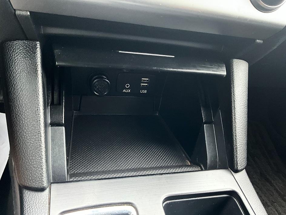 Used 2017 Blue Subaru 2.5i image 23