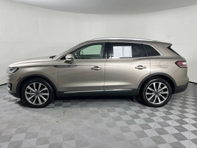 Used 2019 Brown Lincoln Select image 4