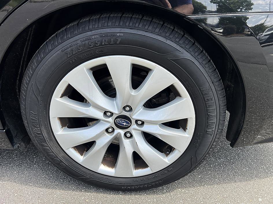 Used 2017 Crystal Black Silica Subaru Premium image 10
