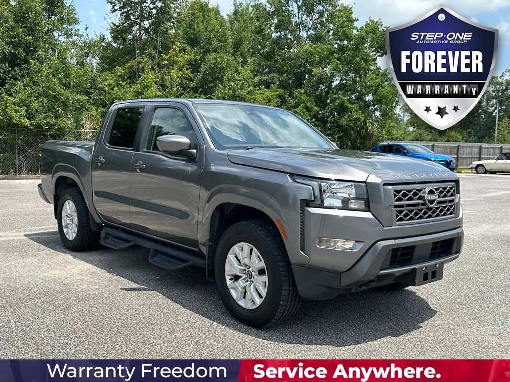 Used 2022 Gray Nissan SV image 8