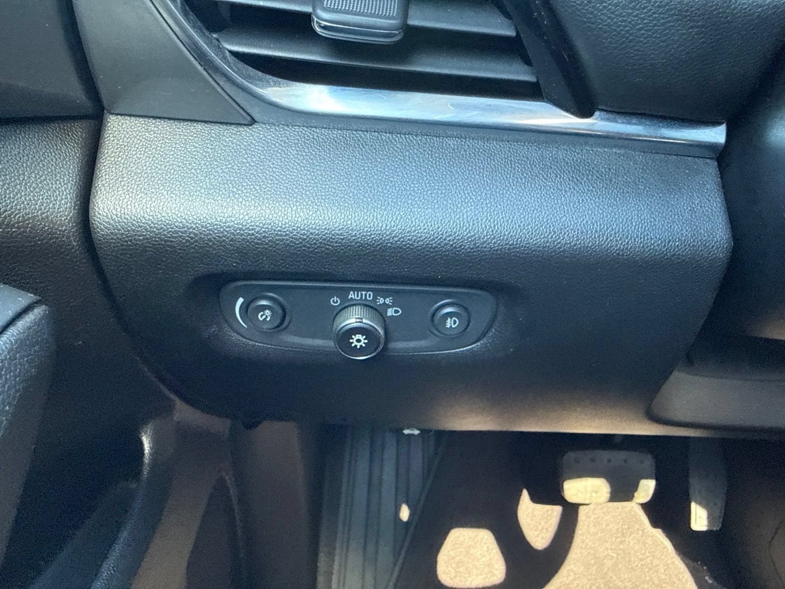 Used 2018 SATIN STEEL METALLIC Chevrolet LT Leather image 39