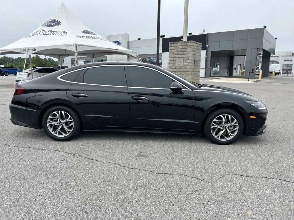 Certified Used 2023 Onyx Black Hyundai SEL image 3