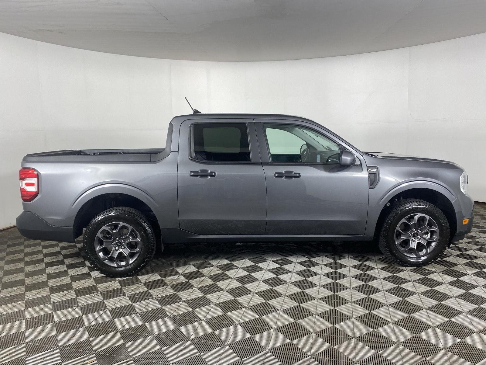 Used 2022 Carbonized Gray Ford XLT image 8
