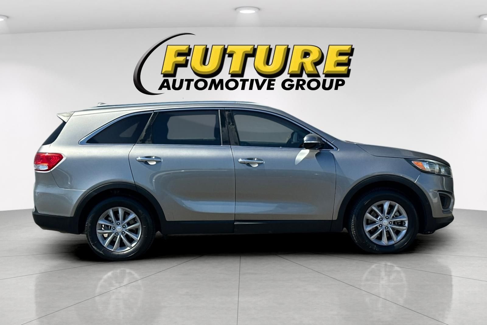 Used 2017 Kia Sorento LX with VIN 5XYPG4A3XHG266710 for sale in Fairfield, CA