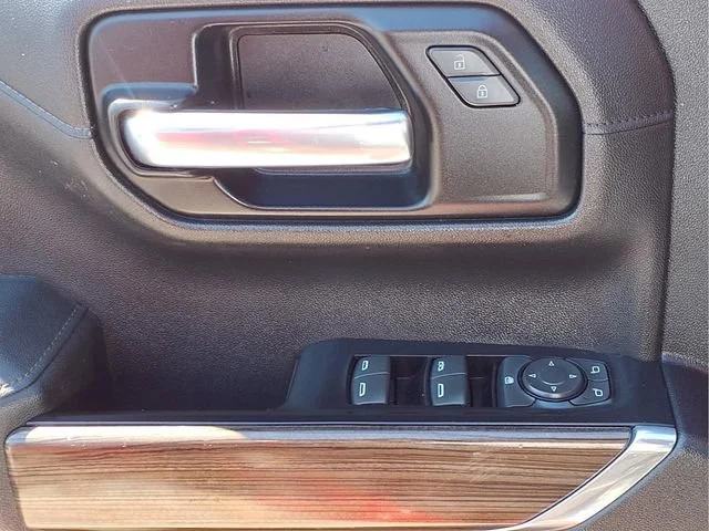Used 2019 CAJUN RED TINTCOAT Chevrolet LT image 14