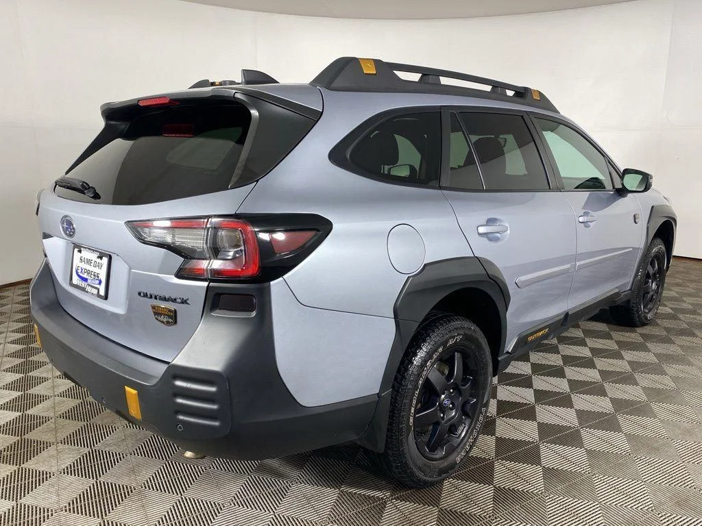 Used 2024 Ice Silver Metallic Subaru Wilderness image 7