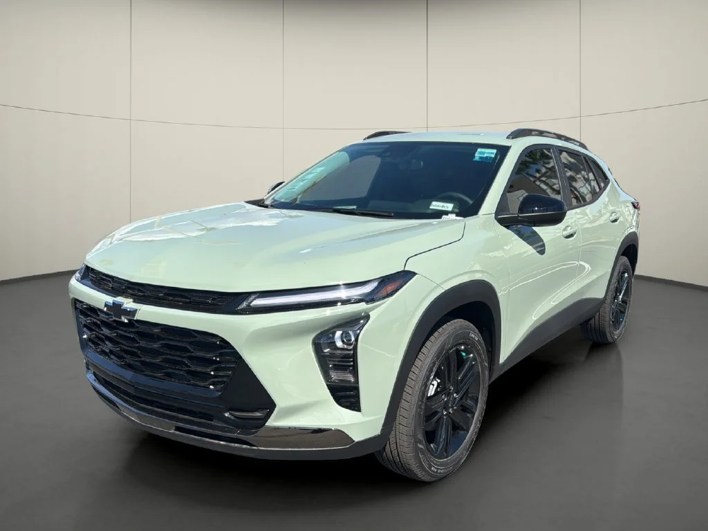 New 2026 Cacti Green Chevrolet ACTIV image 3