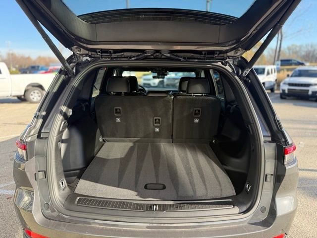 New 2025 Baltic Gray Metallic Clear-Coat Exterior Paint Jeep Altitude X image 29