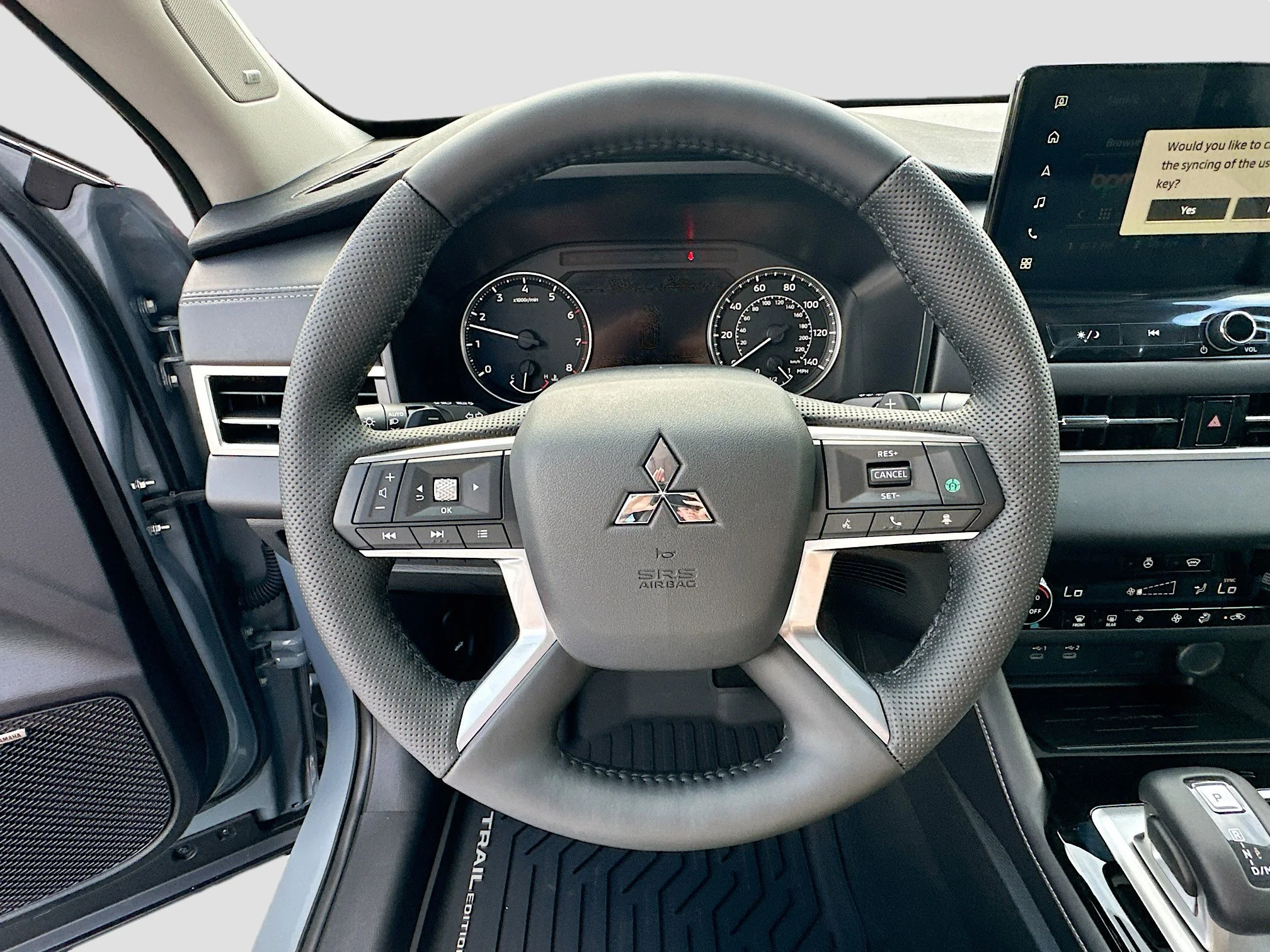 New 2026 Moonstone Gray Metallic/Black Roof Mitsubishi Trail Edition image 7