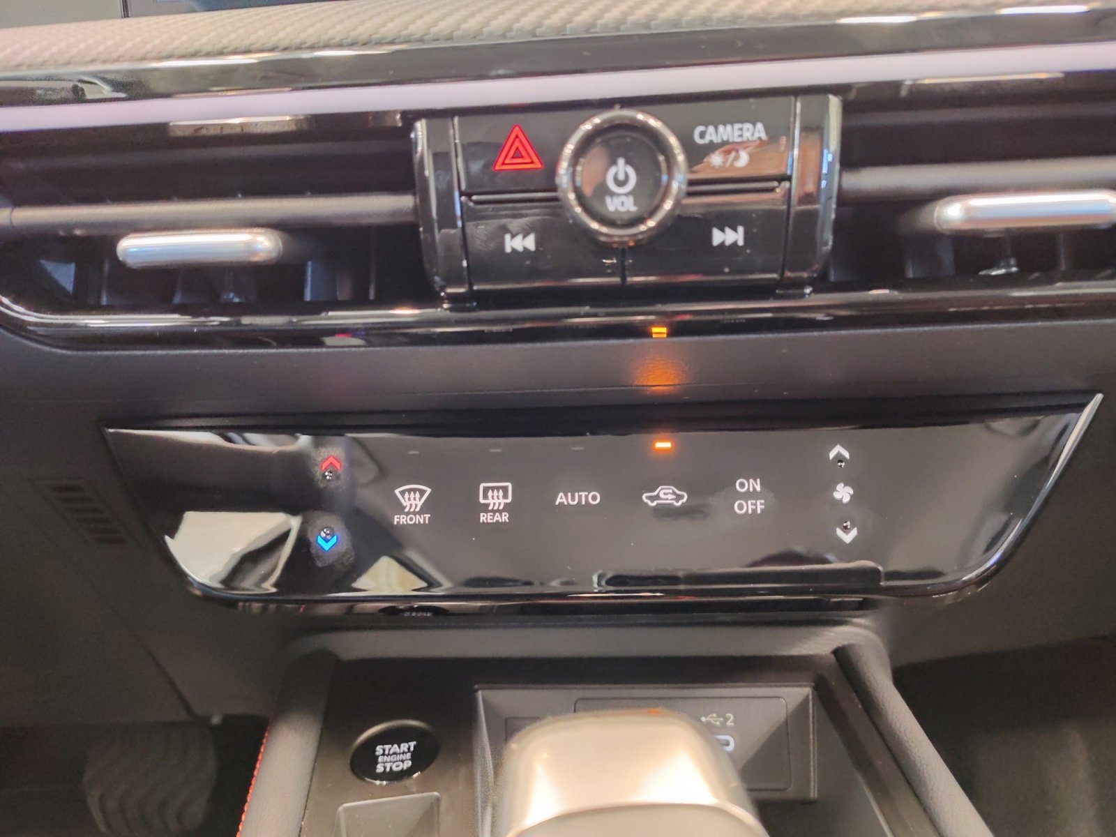 2026 Nissan KICKS SR - Photo 17