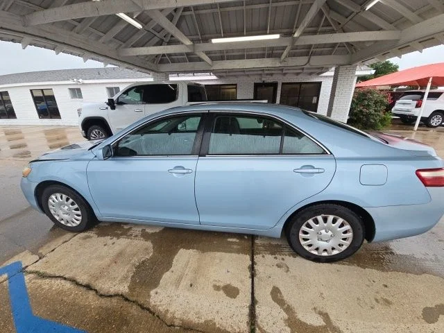 Used 2007 Blue Toyota LE image 9