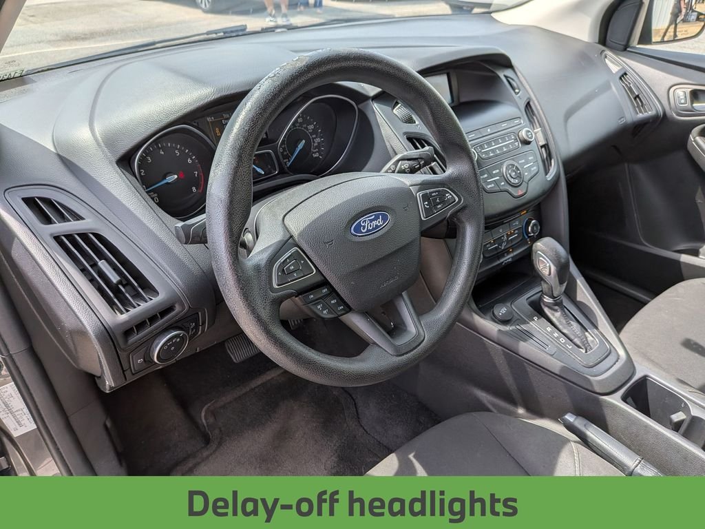 Used 2018 Gray Ford SE image 32