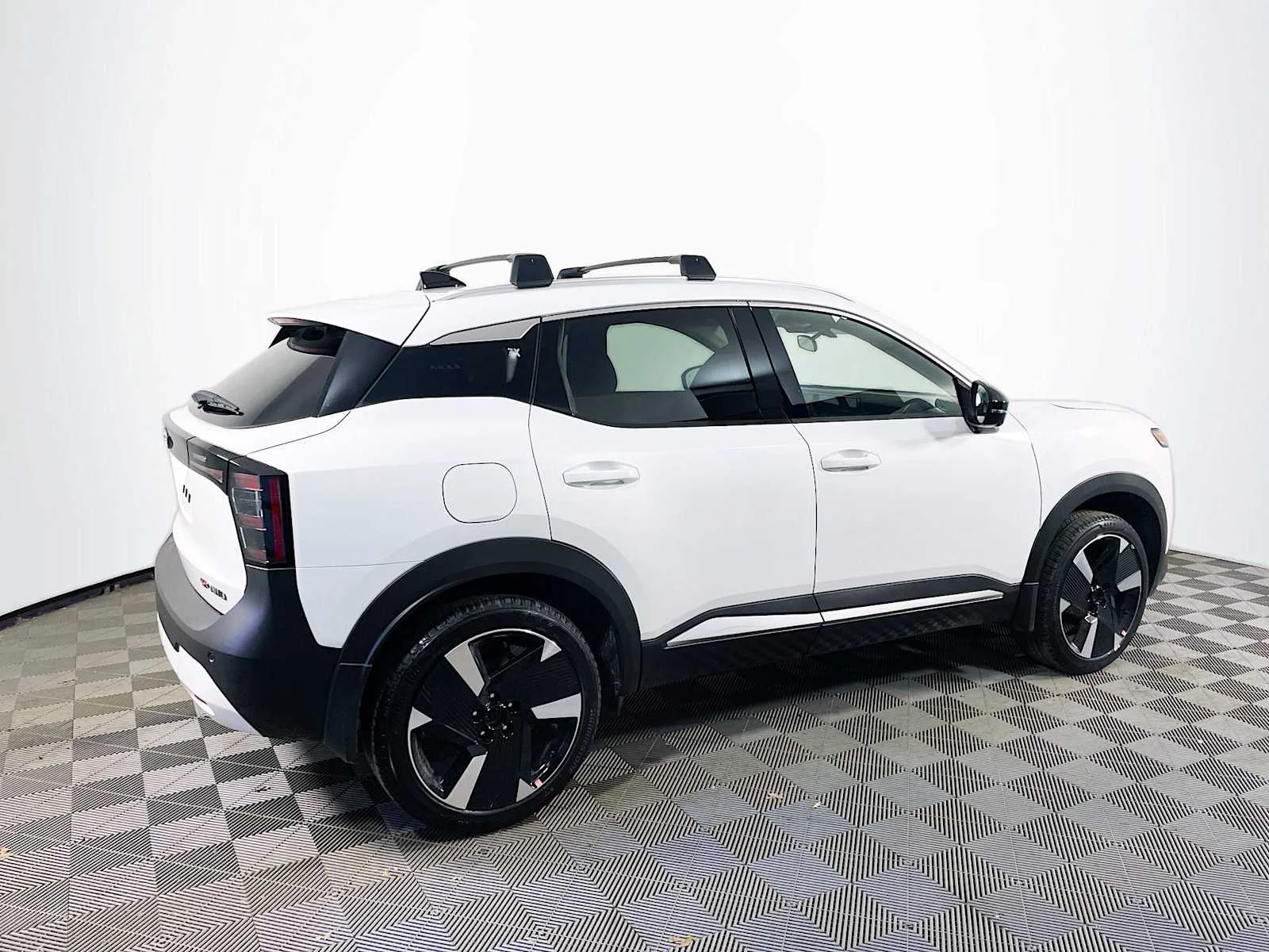 New 2026 Aspen White TriCoat Nissan SR image 2