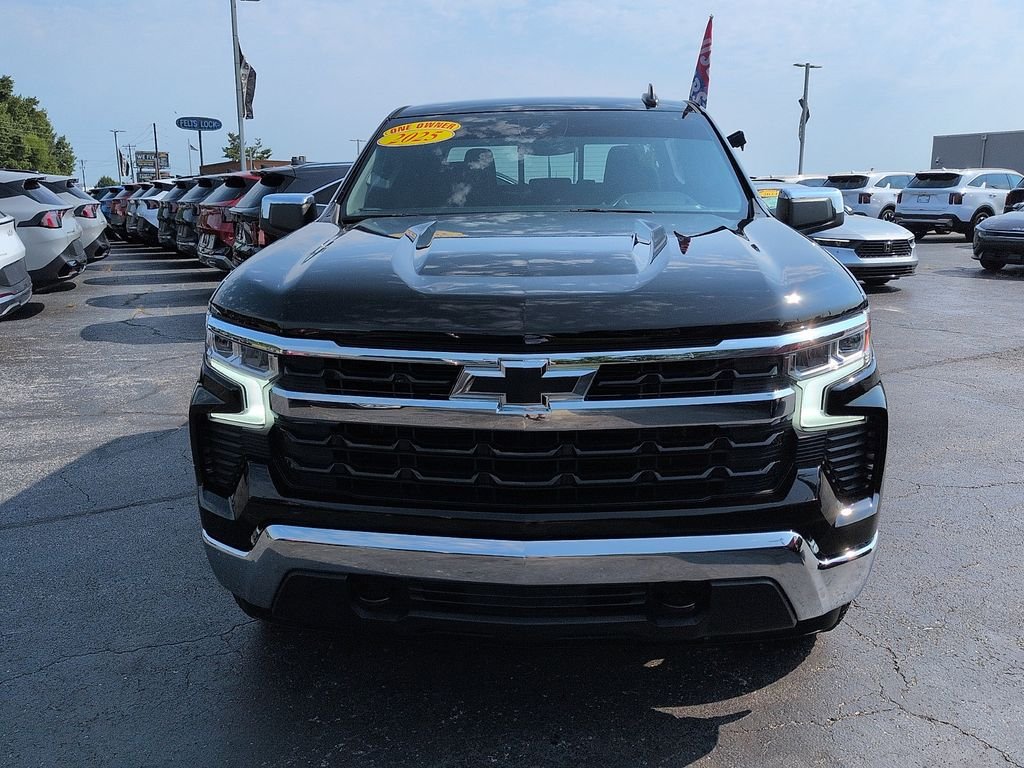 Used 2025 Black Chevrolet LT image 3