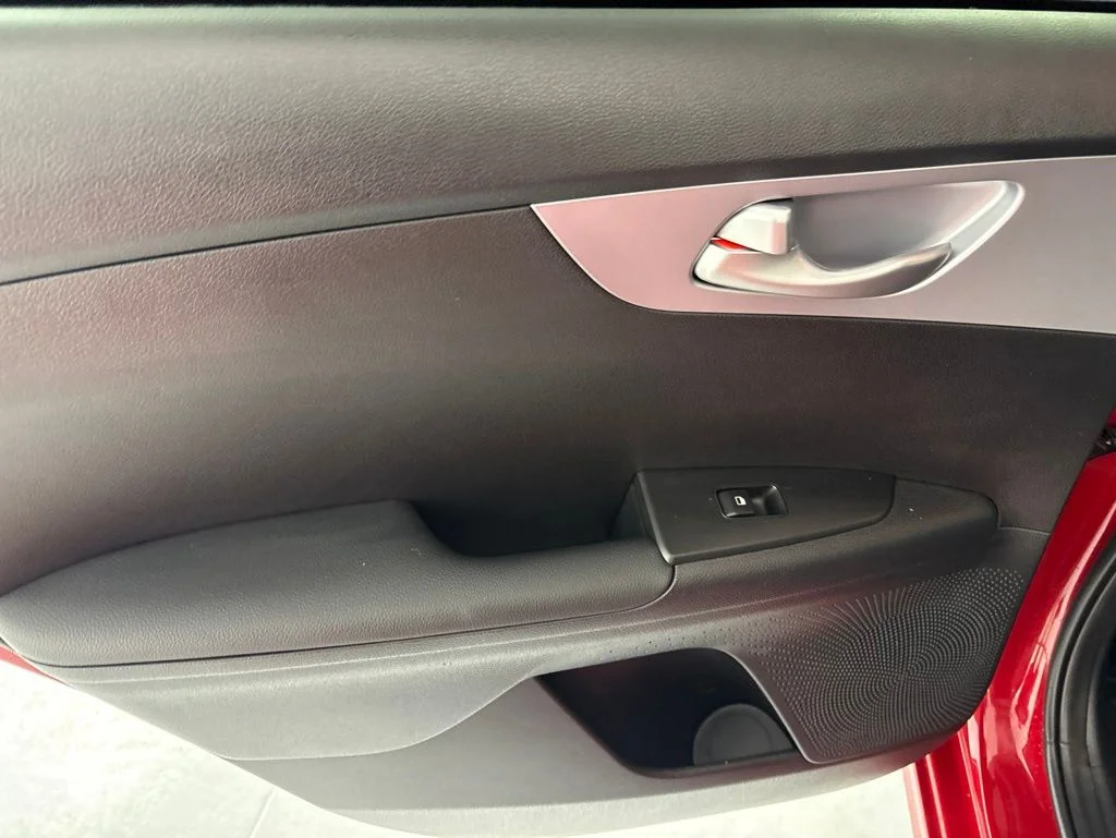 Used 2024 Red Kia LXS image 19