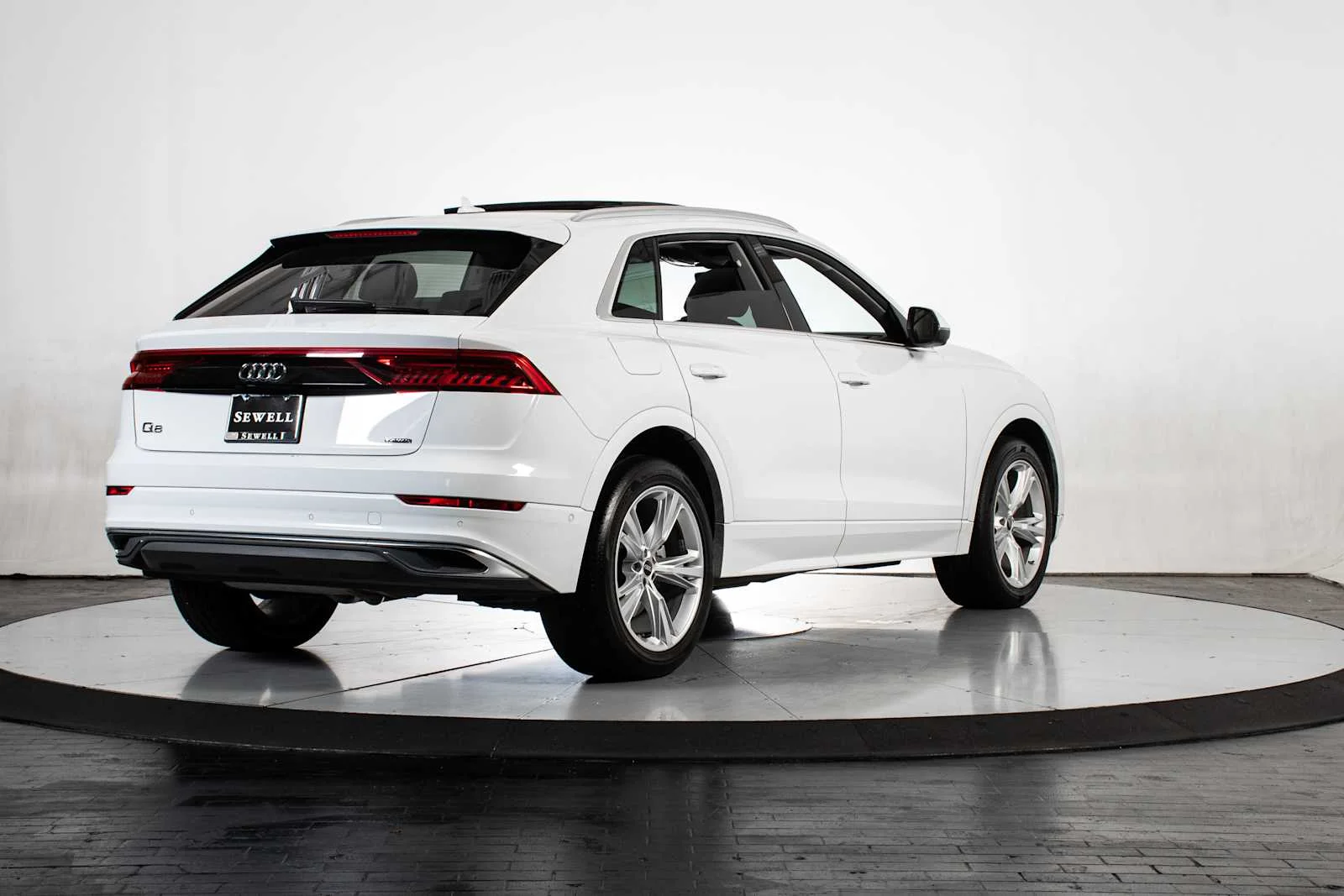 Used 2023 /WHITE Audi Premium Plus image 6
