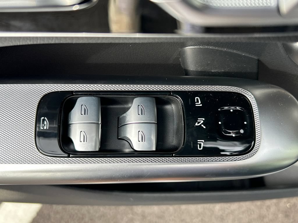 New 2026 Black Mercedes-Benz GLC 300 image 48