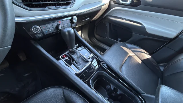 Used 2024 White Jeep Limited image 14