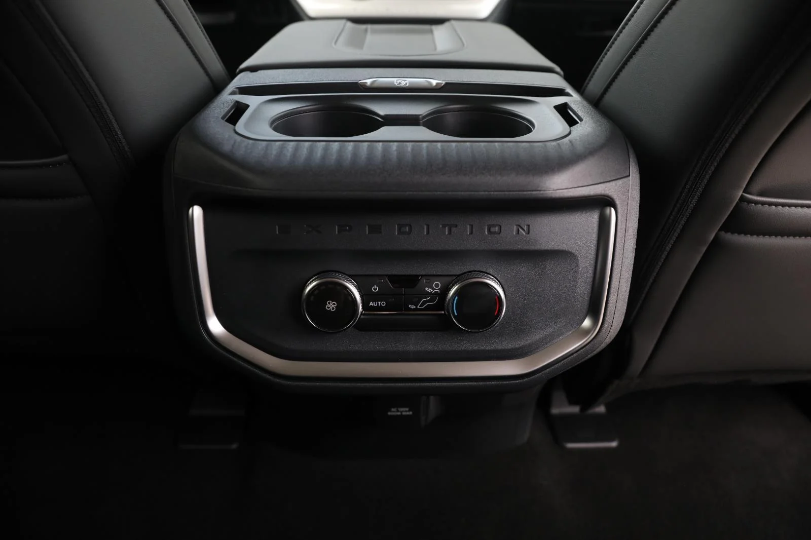 New 2026 Star White Metallic Tri-Coat Ford Active image 28
