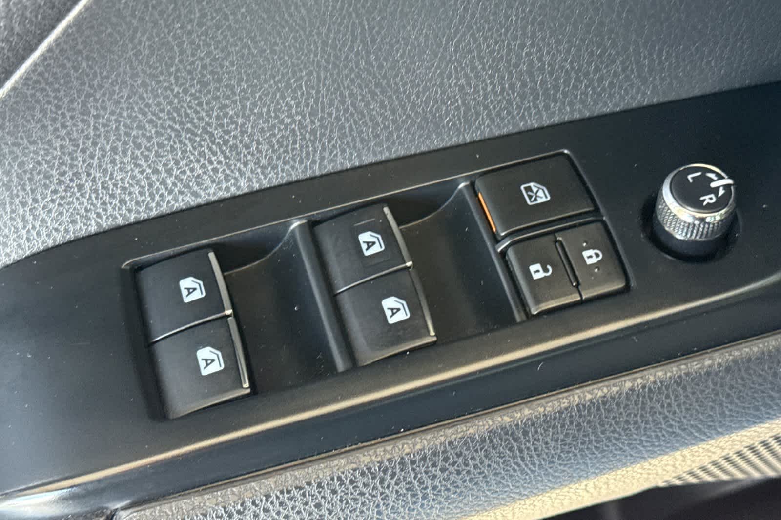 Used 2018 Blue Streak Metallic Toyota XSE image 5