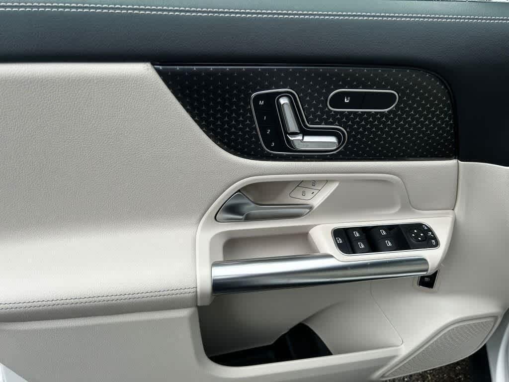 New 2026 Polar White Mercedes-Benz GLA 250 image 6