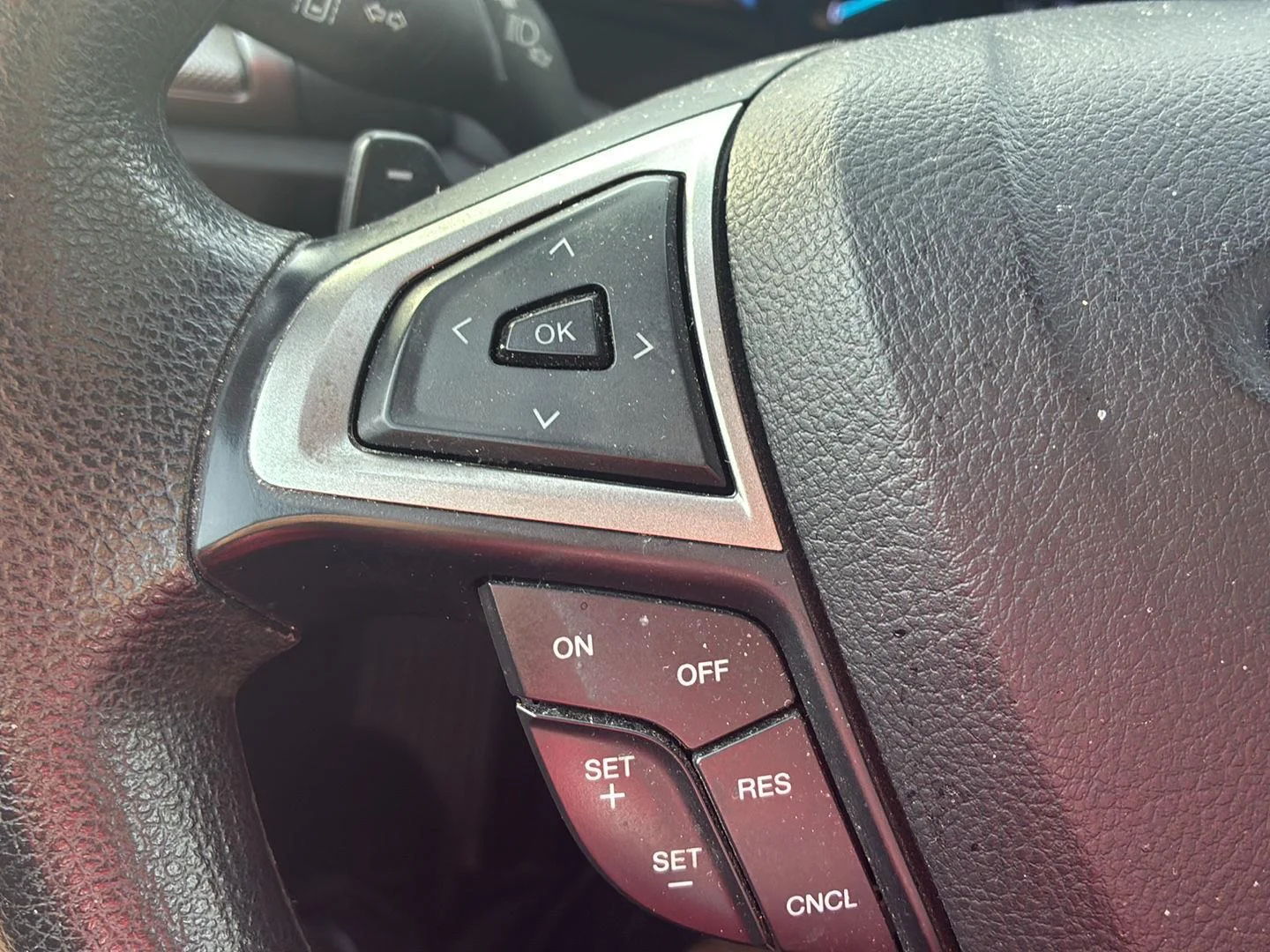Used 2020 Magnetic Ford SE image 8