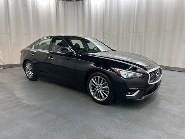 2023 INFINITI Q50 LUXE