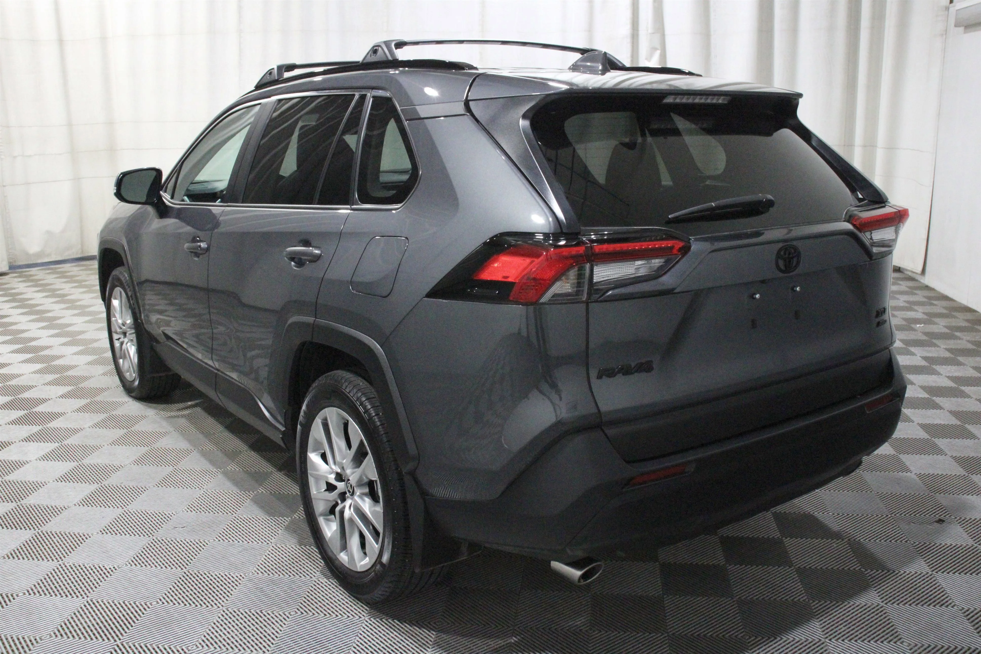Used 2025 Gray Toyota XLE Premium image 35