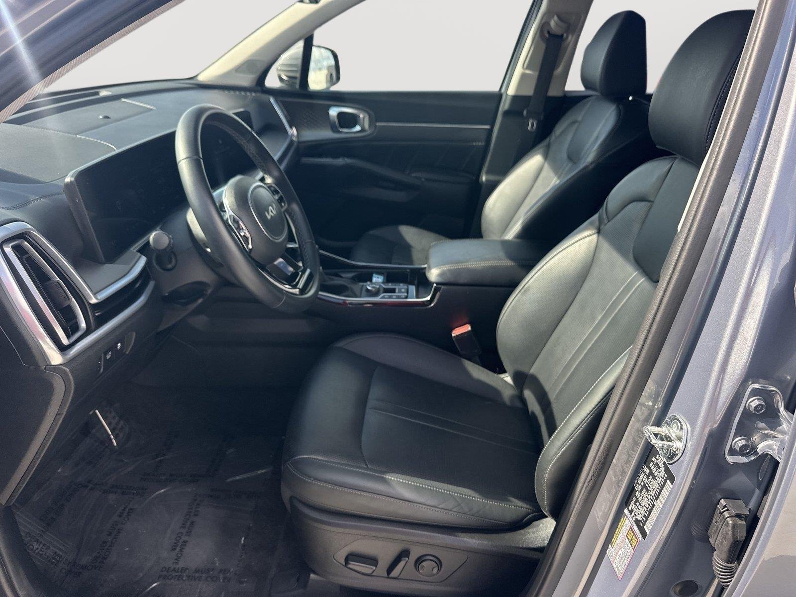 Used 2025 Everlasting Silver Kia SX image 17