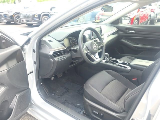Used 2024 Brilliant Silver Metallic Nissan 2.5 SV image 15