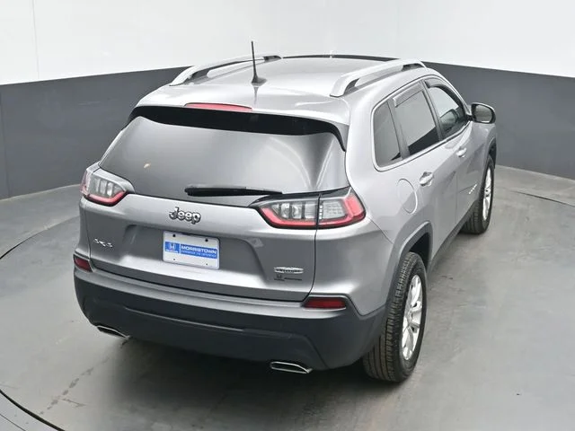 Used 2019 Billet Silver Metallic Clearcoat Jeep Latitude image 36