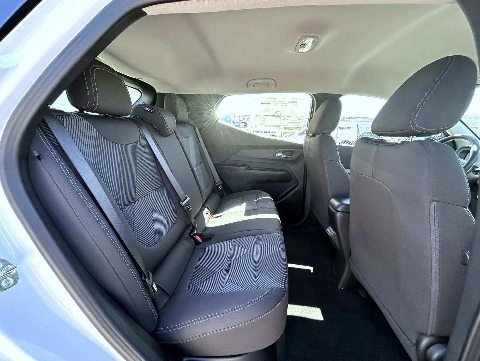 New 2027 Summit White Chevrolet LT image 18