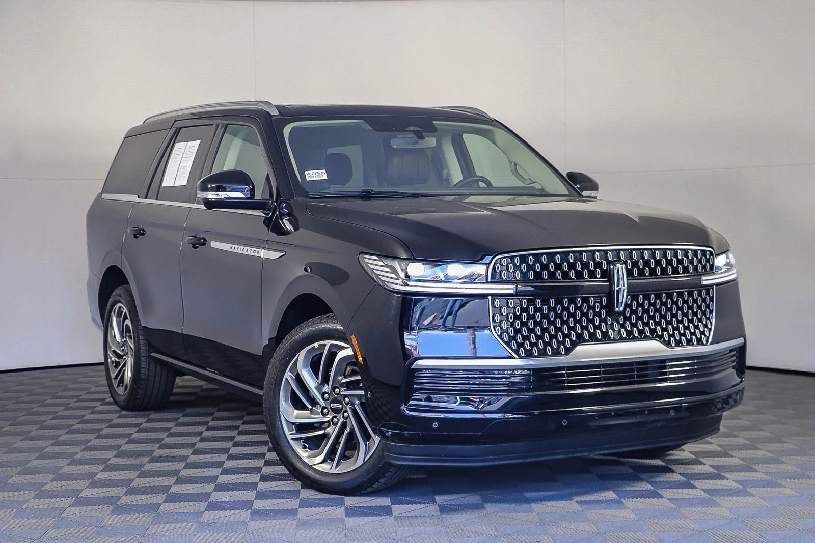 2025 Lincoln Navigator Reserve 4WD's photo