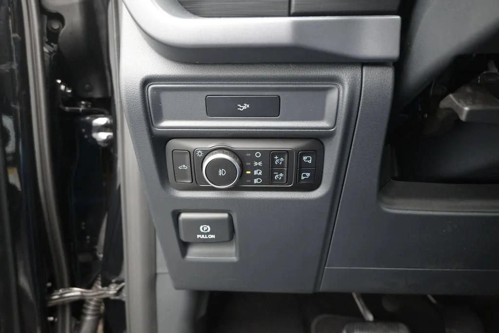 New 2026 Agate Black Metallic Ford XLT image 13