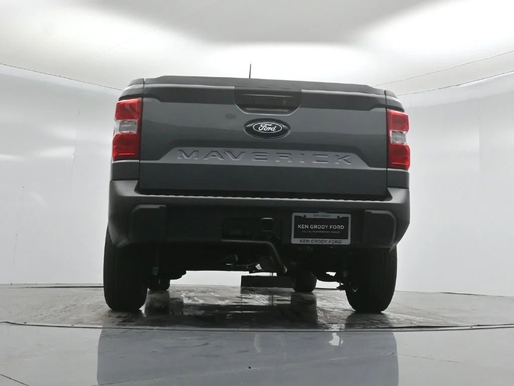 New 2026 Carbonized Gray Metallic Ford XLT image 45