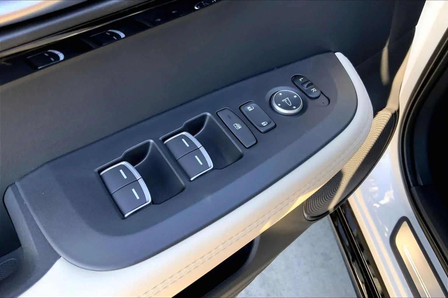 New 2026 Platinum White Pearl Acura w/A-Spec Package image 13
