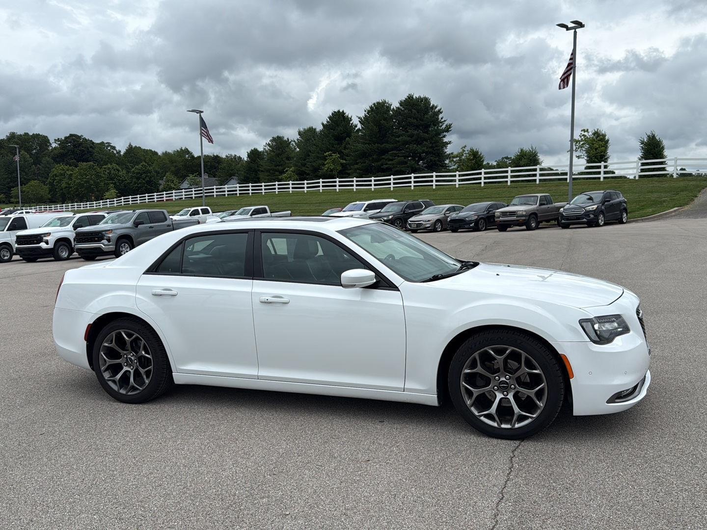 Used 2018 Bright White Clearcoat Chrysler 300S image 4