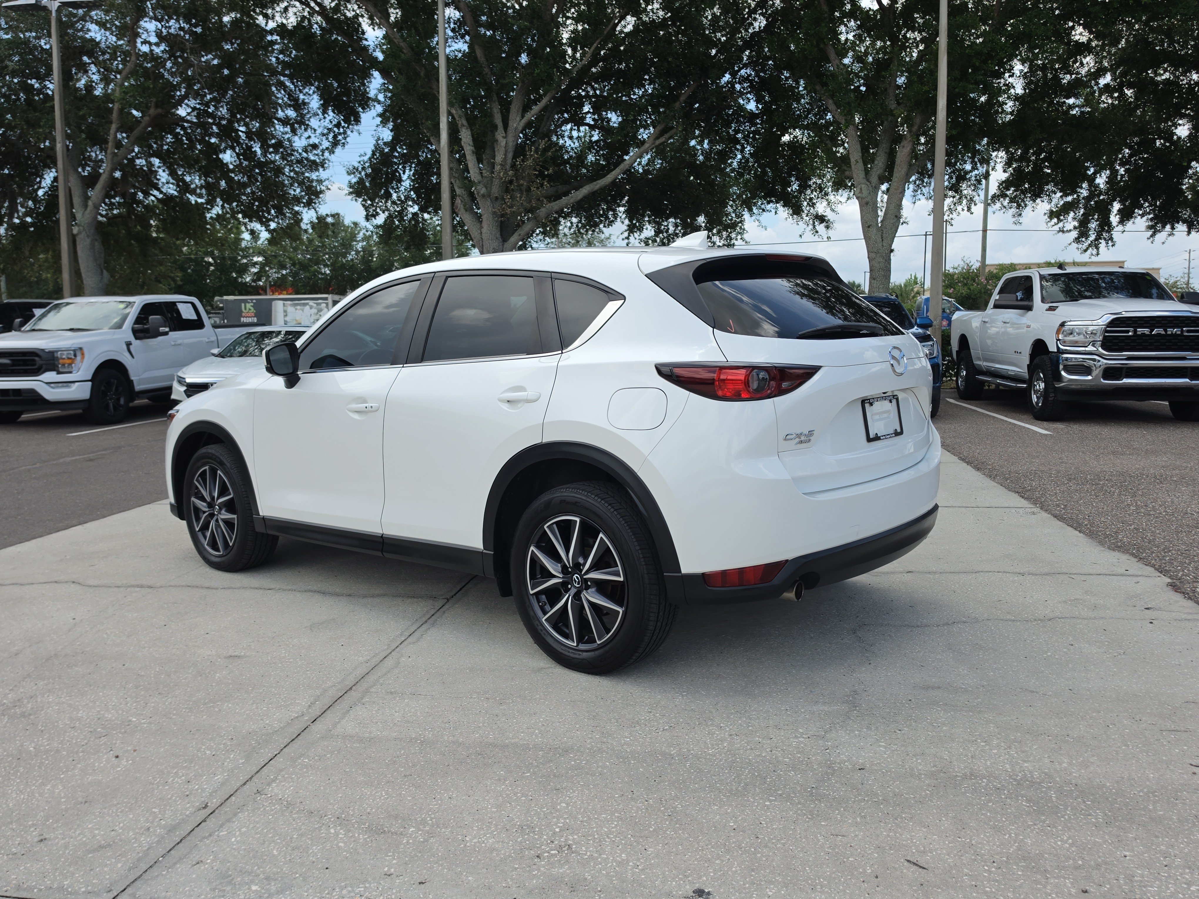 Used 2018 Snowflake White Pearl Mica Mazda Touring image 6
