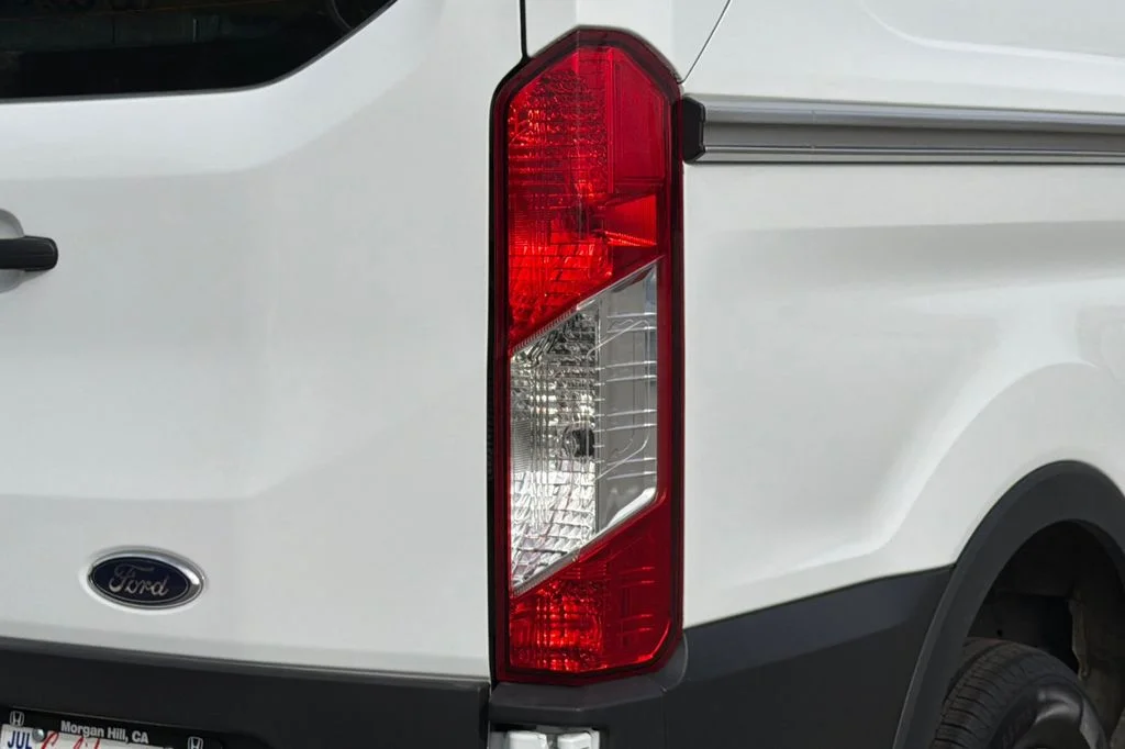 Used 2023 Oxford White Ford Base image 38