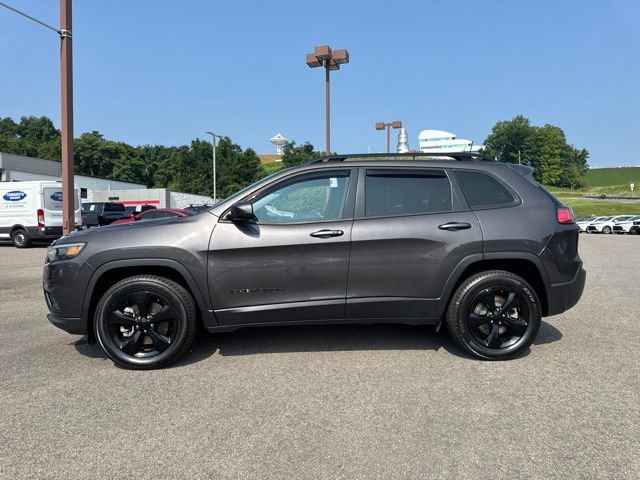 Used 2021 Gray Jeep Altitude 4x4 image 3