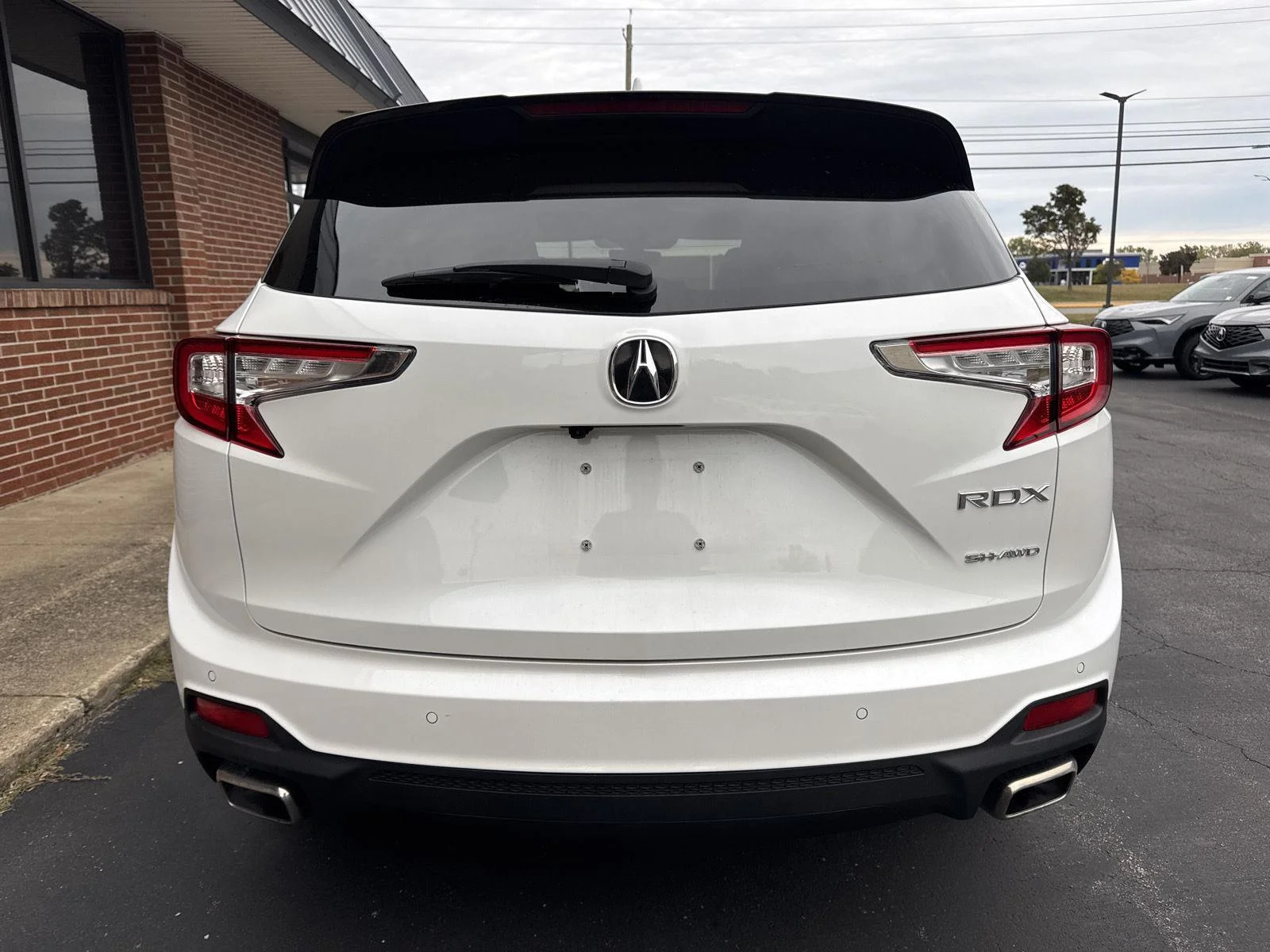 Used 2023 Platinum White Pearl Acura SH-AWD w/Tech image 5